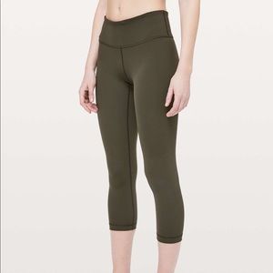 Lululemon luxtreme wunderunder crops- almost new!